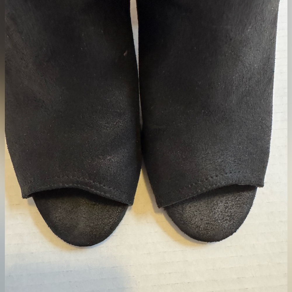 FERGIE Black Women's Peep-Toe Ankle Boots, with cut out design. Pre loved size 8 - Picture 9 of 10